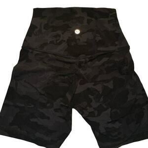 Lululemon high waisted black camo align shorts sz 4